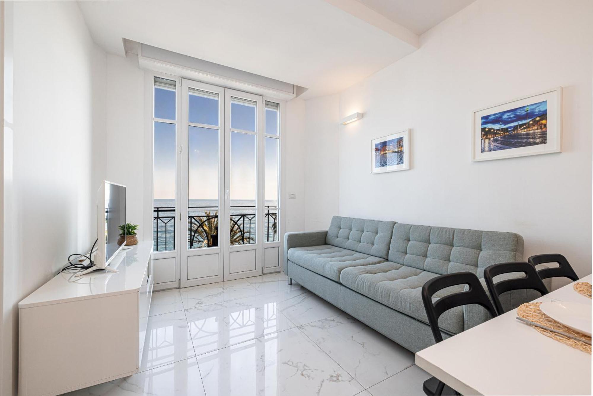 Apartment Sea View - 2 Bdr Promenade Des Nizza