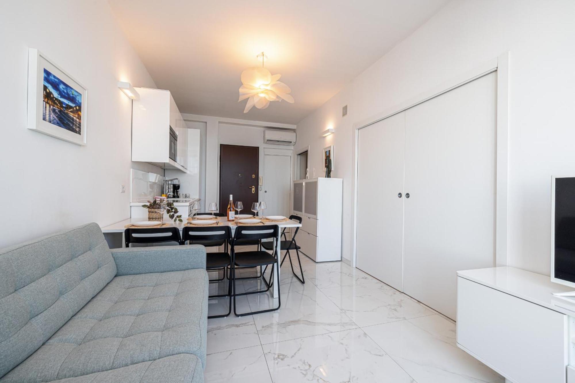 Apartment Sea View - 2 Bdr Promenade Des *